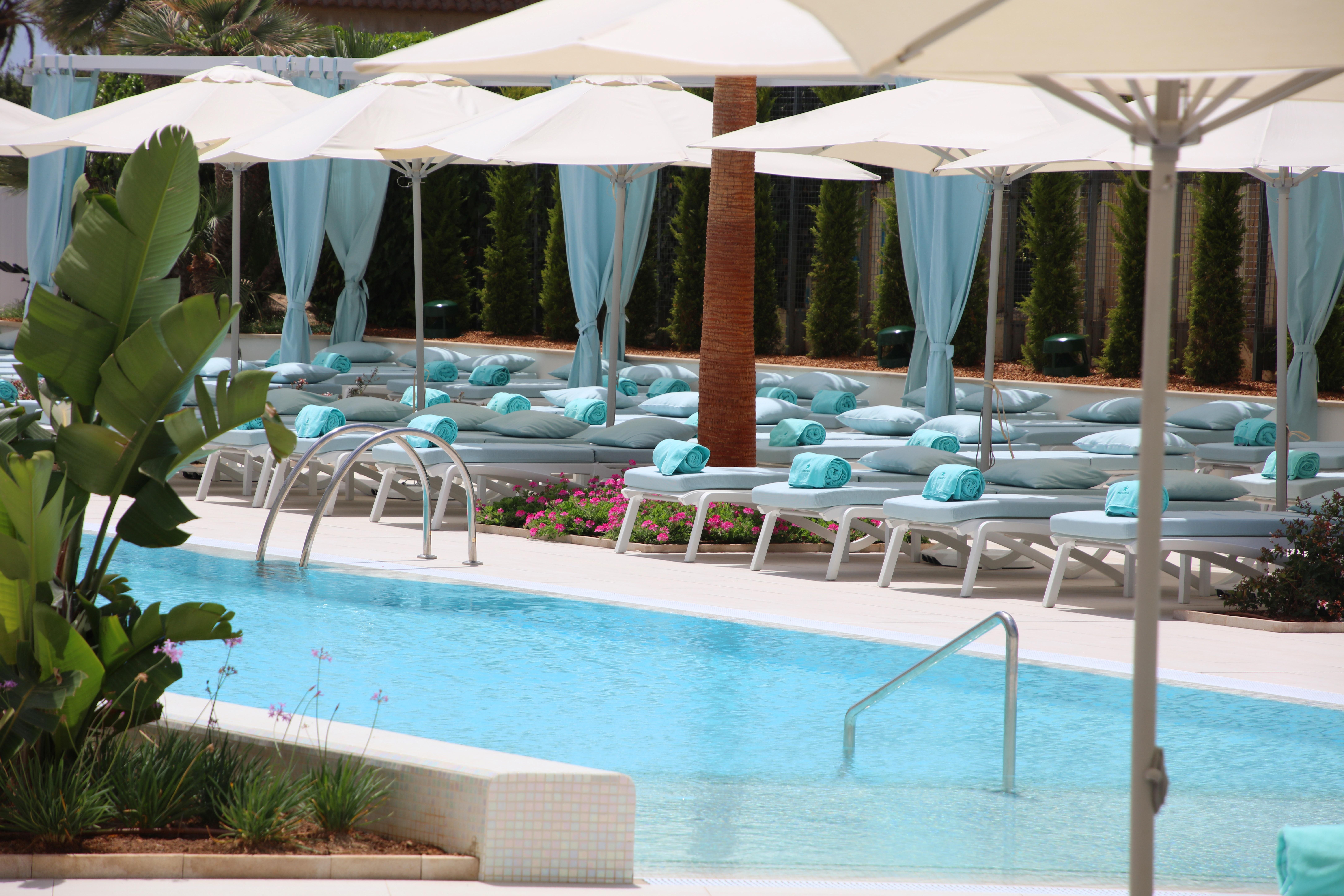 Отель Iberostar Selection Playa De Palma Плайя де Пальма Удобства фото The pool at the hotel